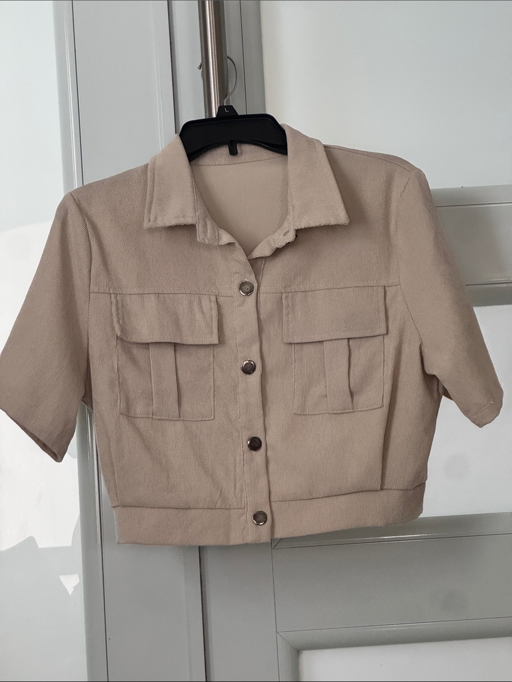 SHEIN Beige Short-Sleeve Utility Cropped Jacket